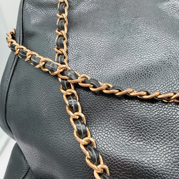 CHANEL Authentic Caviar Tote Bag - Picture 8 of 16